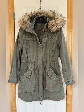 American Eagle Military Style Parka Coat Olive Green Faux Fur Hood Women’s M